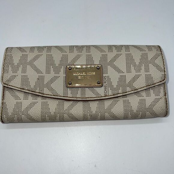Michael Kors Jet Set Slim Flap Wallet Vanilla Monogram  Leather - Picture 1 of 8